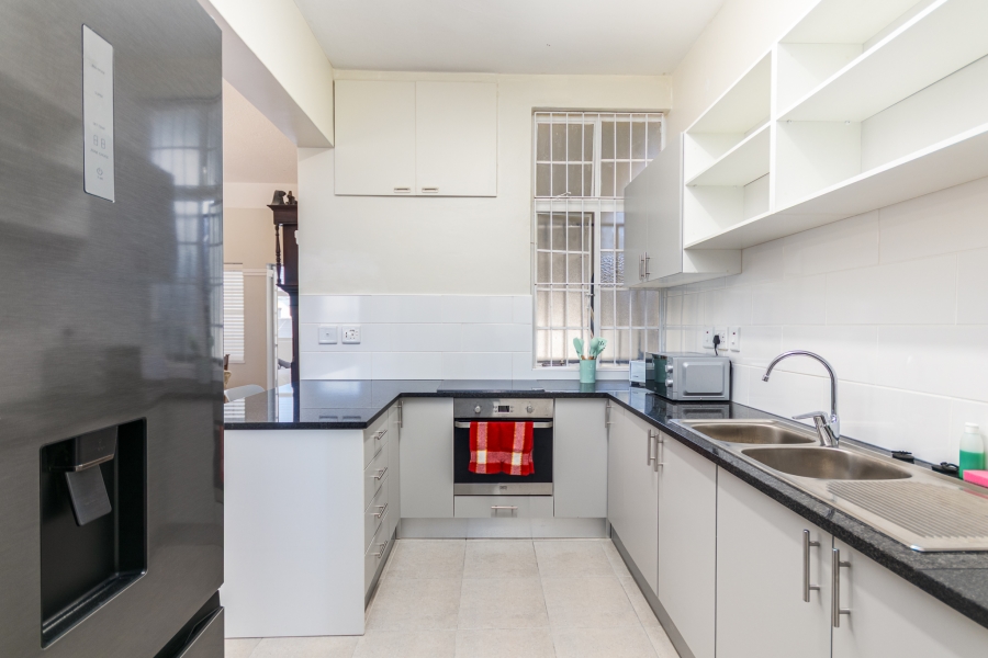 2 Bedroom Property for Sale in Green Point Western Cape